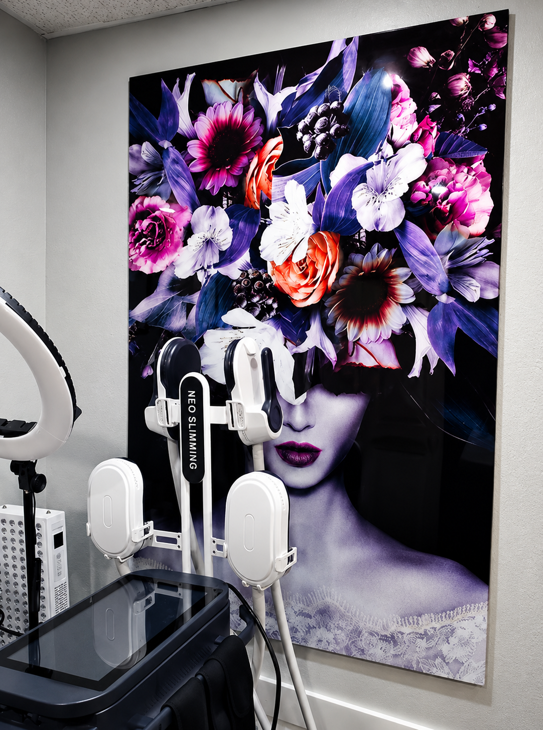 modern glam style wall art for luxury wellness spa treatment room
